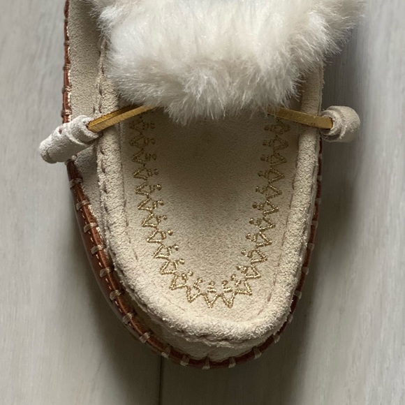 Land’s End Shearling Women’s Moccasins - Picture 3 of 6